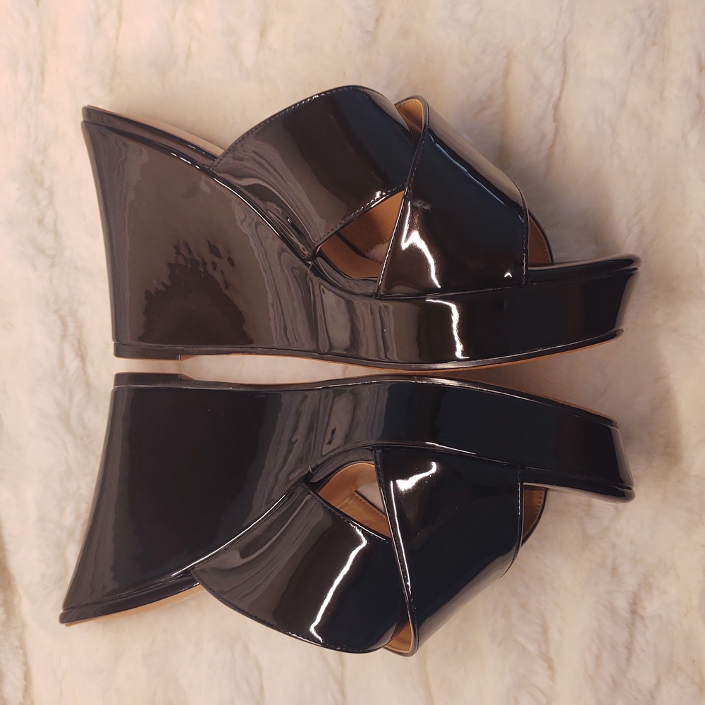 SALE!🔥 NEW! Glossy Black Patent Leather Criss Cross Strappy Wedge Heel Sandals - Picture 7 of 16